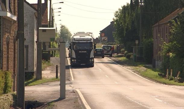 Héron: la chaussée de Wavre itinéraire bis des poids lourds