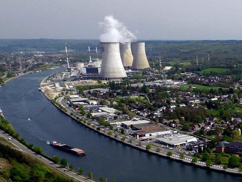 Ecolo demande la révision d'un projet de stockage des déchets nucléaires à Tihange