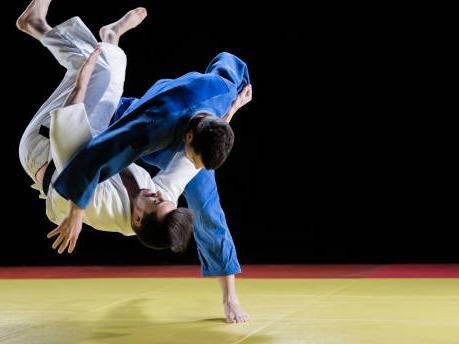 Fin des compétitions de sports de contact indoor pour les plus de 12 ans