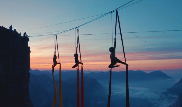 "Out of the blue" : une liégeoise co-réalise un film de montagne 
