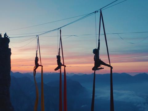 "Out of the blue" : une liégeoise co-réalise un film de montagne 