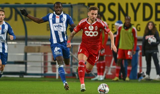 Mercato : l'attaquant roumain Denis Dragus quitte le Standard pour un prêt en Italie