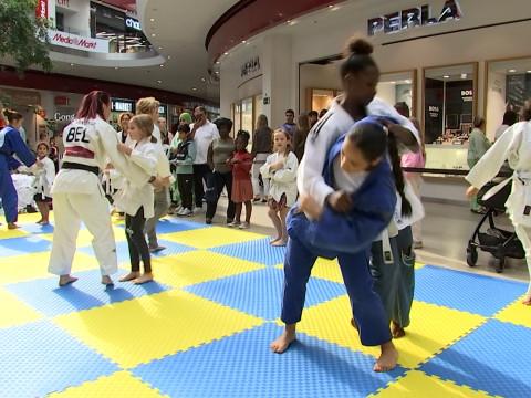 Premiers pas dans le judo avec Charline Van Snick