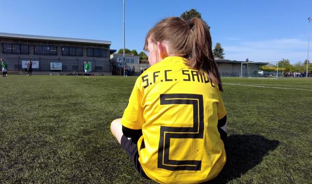 Parce que le foot, ça se joue aussi au féminin...