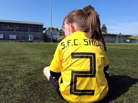 Parce que le foot, ça se joue aussi au féminin...