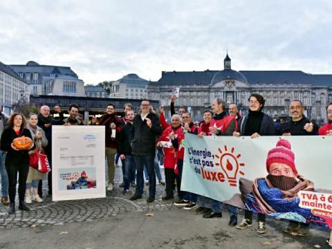 Action du PTB Liège place Saint-Lambert pour dénoncer la hausse du prix de l'énergie