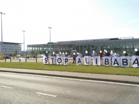 Action symbolique contre Alibaba devant l'aéroport de Bierset