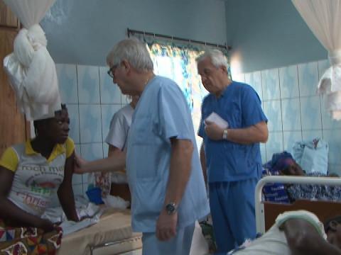 Adamo chantera pour Médecins du Désert au Forum, le 24 septembre 