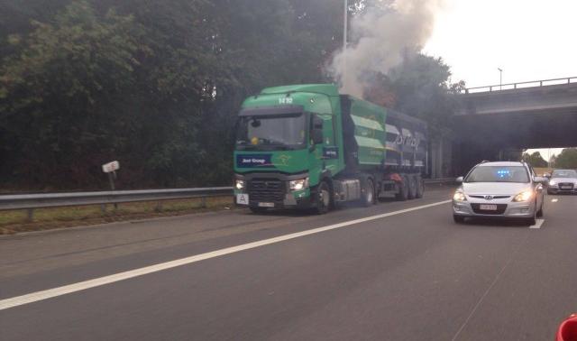 Autoroute : incendie de chargement d'un camion 