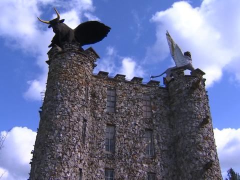 Bassenge : l'exposition d'art fantastique débute à la tour d'Eben-Ezer