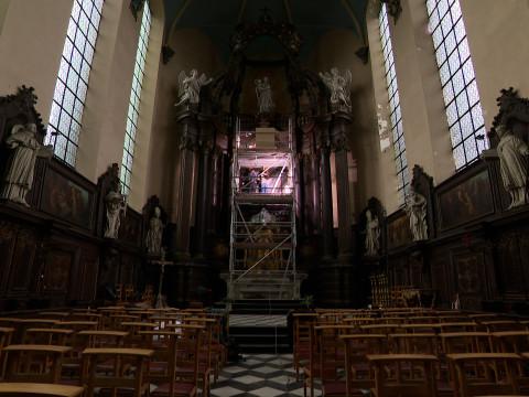 Des élèves de Saint-Luc au chevet d'une toile en péril