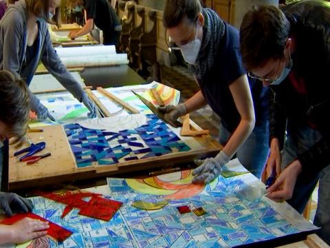 Des étudiants restaurent les vitraux de Notre-Dame de Rosaire à Sclessin