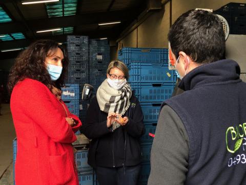 Distribution de soupes et de collations aux enfants en situation de précarité 