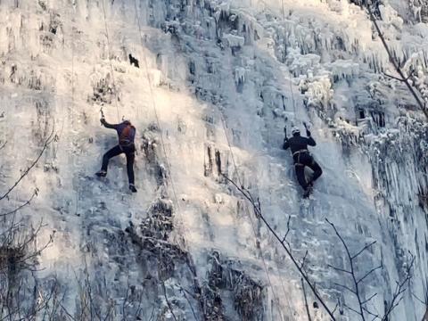 Escalade glaciaire à Chanxhe: les grimpeurs en ont profité 