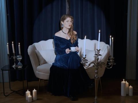 ESTL se révèle dans son premier EP cinq titres "Caméléon"