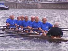 Etonnant : les champions universitaires reprennent les rames 50 ans après !