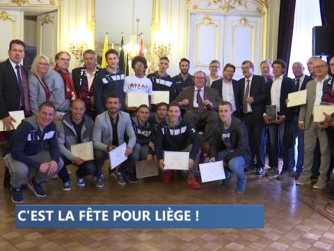 Hommage au RFC Liège pour sa montée en D1 amateur