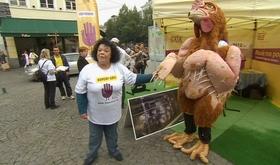 GaÍ¯a sensibilise au sort des poules