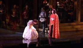 Roméo et Juliette dans la cour du Palais