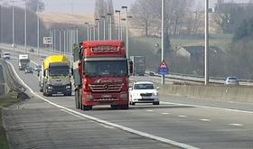 L'E42 fait peau neuve : la mise à trois bandes se poursuit