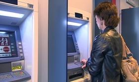 Des distributeurs d'argent pour malvoyants