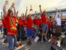 Diables Rouges : départ des supporters