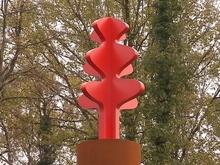 Un sapin rouge au Sart-Tilman