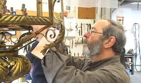 Depuis 80 ans ils restaurent des luminaires
