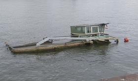La péniche d'Ougrée va être renflouée