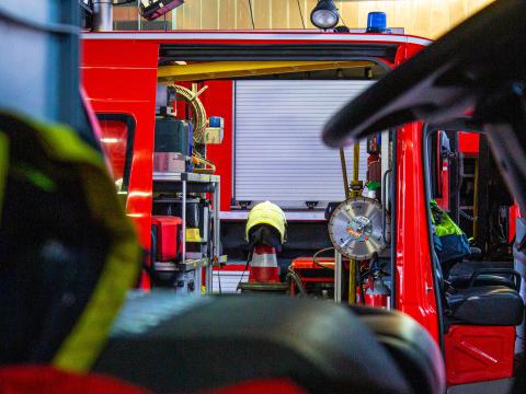 Incendie d'un hangar avec 200 perroquets à Liège, le propriétaire interpellé