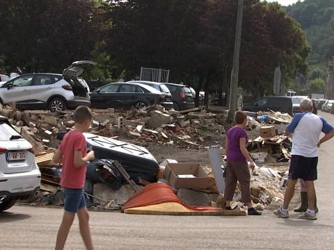 Inondations : une enquête en ligne questionne le suivi des compagnies d'assurance