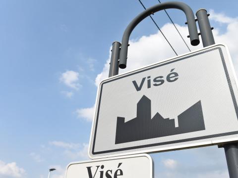 La bourgmestre de Visé Viviane Dessart justifie une photo controversée
