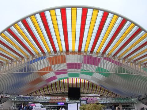 La gare colorée, inaugurée, avec Daniel Buren 