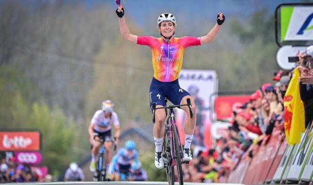 La Hollandaise Demi Vollering s'impose au sommet du Mur de Huy