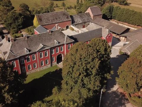 Ouffet : un joli château à vendre