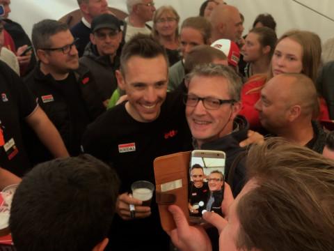 Philippe Gilbert fait la fête avec ses supporters dans la Redoute