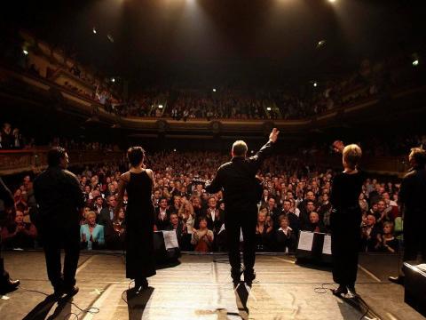 Pierre Theunis et ses musiciens, chez vous, en concert !
