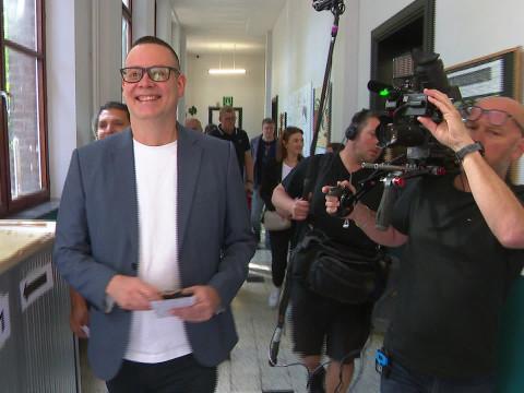 Raoul Hedebouw espère voir le PTB troisième groupe à la Chambre