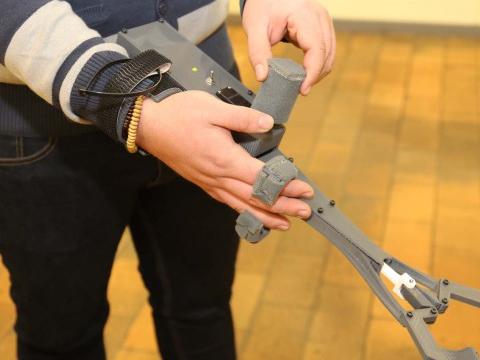 Sa vie change grâce à deux étudiants électromécaniciens
