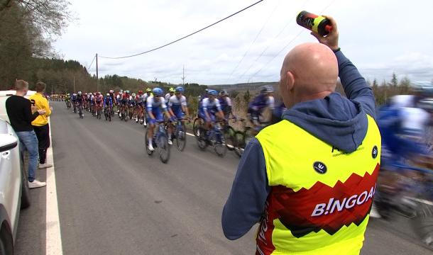 Une journée dans la peau d'un soigneur sur Liège-Bastogne-Liège