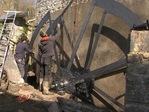 Une nouvelle roue pour le Moulin de Ferrières