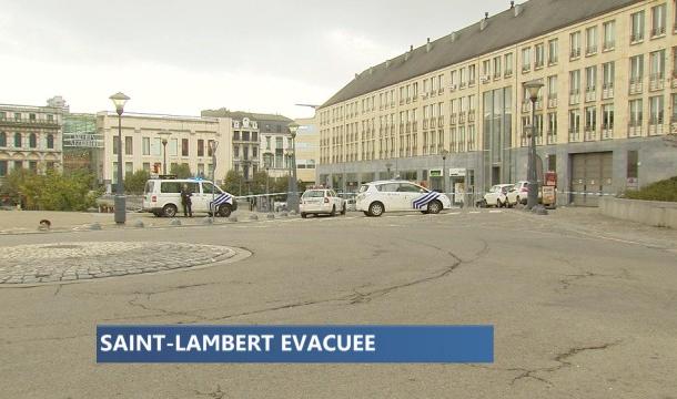 Véhicule suspect à Liège : la place St Lambert évacuée (vidéo)