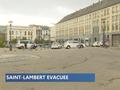 Véhicule suspect à Liège : la place St Lambert évacuée (vidéo)