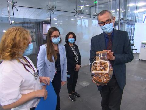 Visite de Frank Vandenbroucke au CHR de la Citadelle 