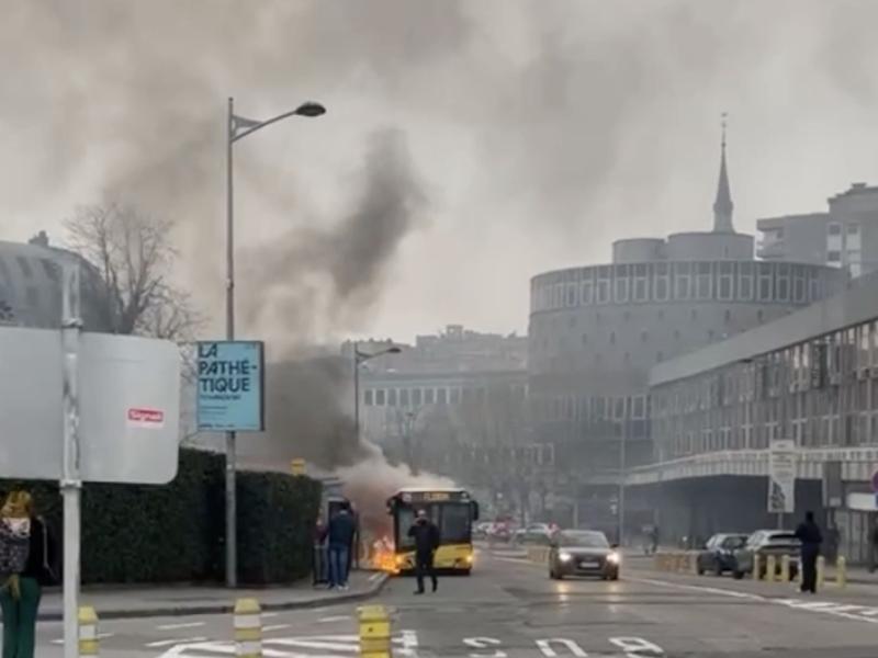 Incendie d’un bus de la ligne 29 à Liège : aucun blessé