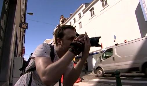 "Dans Liège" : une enquête autour des photos de rue de FX Cardon 
