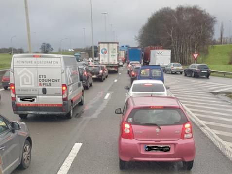 Gros soucis de circulation sur la E40 à Vottem
