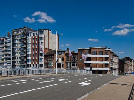 Deux policiers désincarcérés de leur véhicule de fonction après un accident à Liège