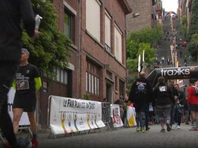 BueRun : 750 guerriers ont monté trois fois les 374 marches de Bueren