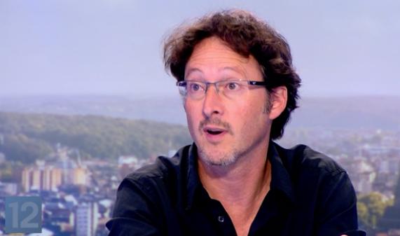 Documentaire : "Saint Nicolas est socialiste" . Son réalisateur, David Leloup, invité du JT
